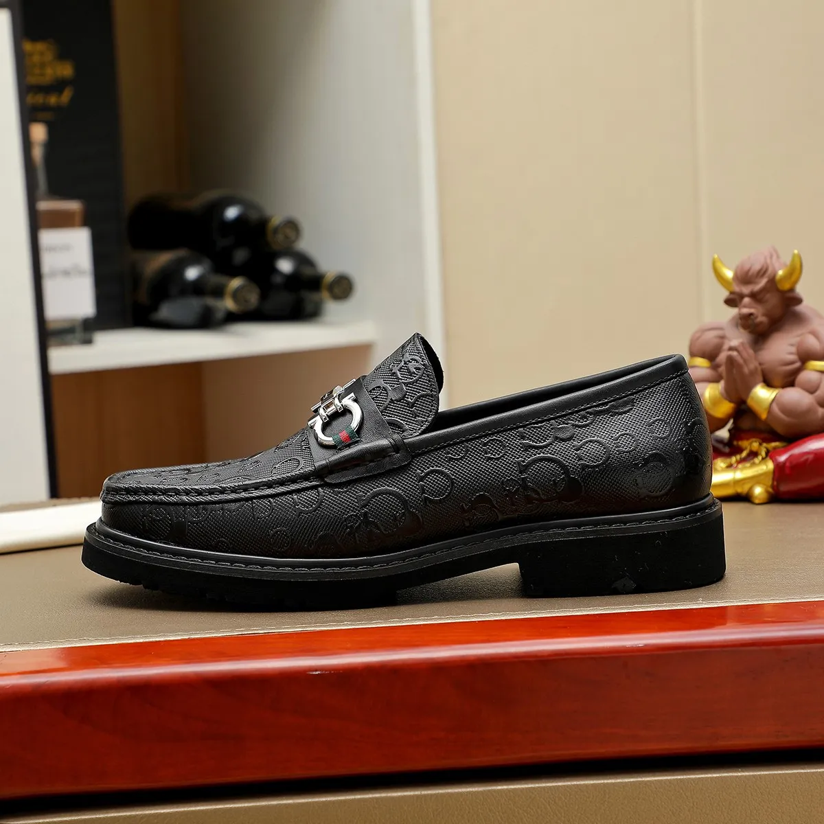 Men's shoes 💰500 Ferragamo [Ferragamo] top imported suit men's shoes 💯Original copy of the official website, product materials: selected imported embossed calfskin + luxury hardware buckle accessories ~ imported water-dyed cow 🐂 leather lining. Strong three-dimensional visual effect, original combination outsole, multiple colors available😘 Size: 38-44 (.45.46. Customized)
